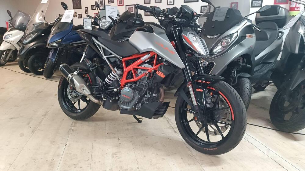 KTM 125 Duke (2021 - 23) (2)