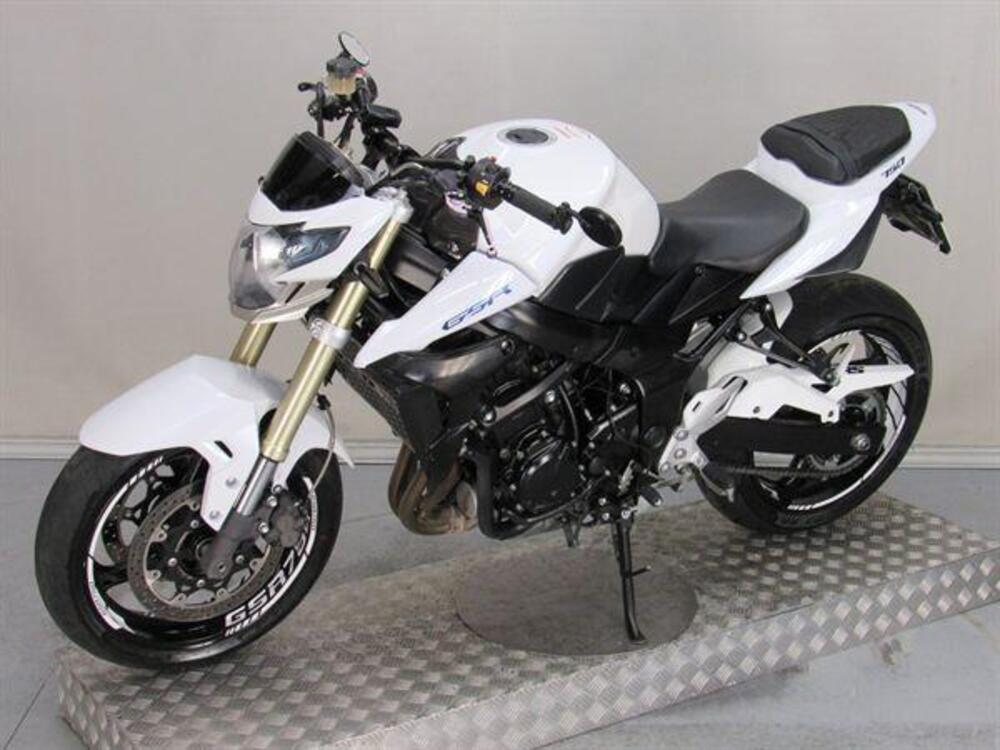 Suzuki GSR 750 (2010 - 15) (3)