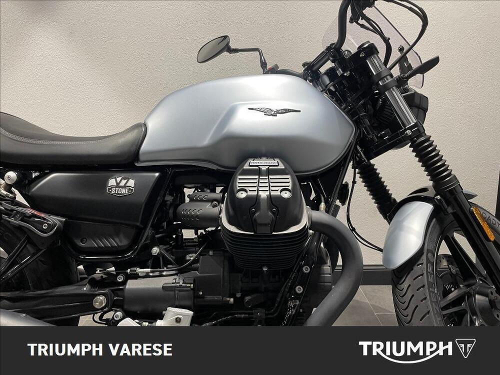 Moto Guzzi V7 Stone (2021 - 24) (5)