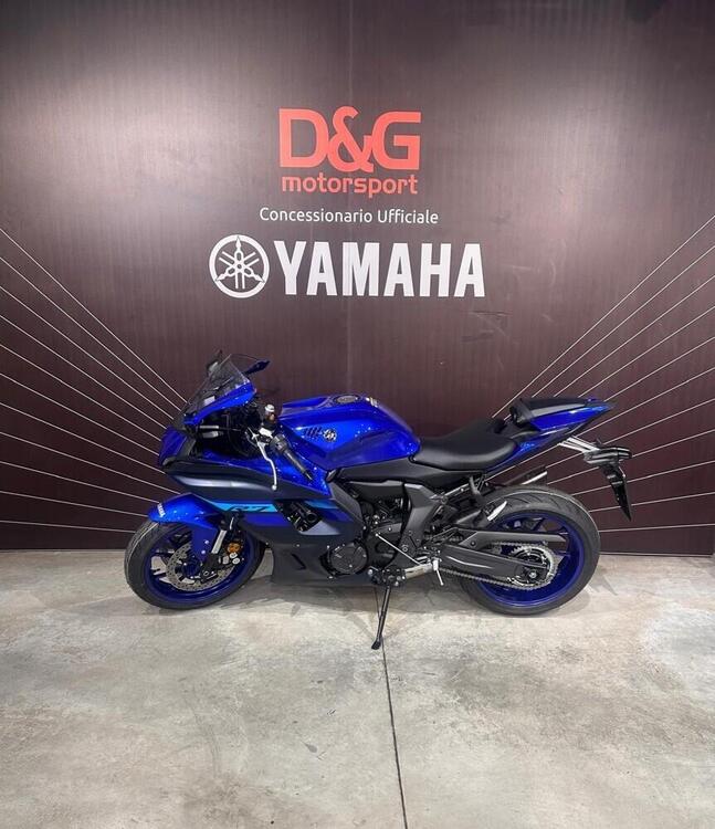 Yamaha YZF R7 (2021 - 25) (4)