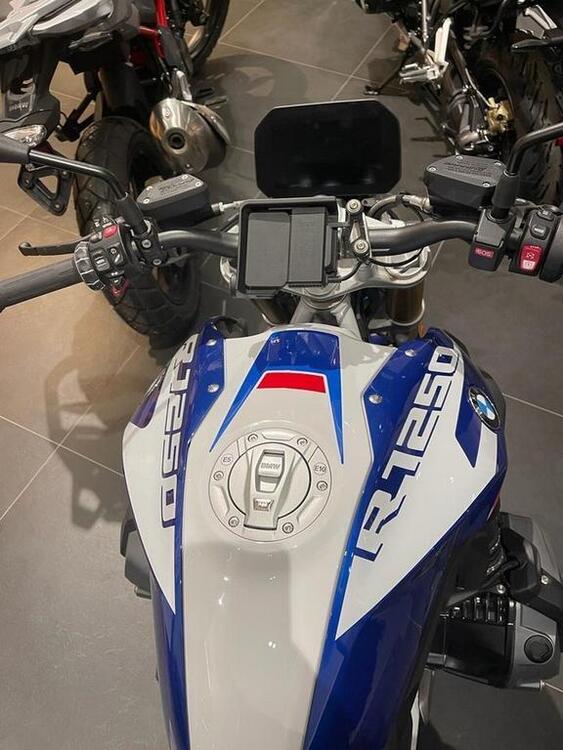 Bmw R 1250 R (2021 - 25) (3)