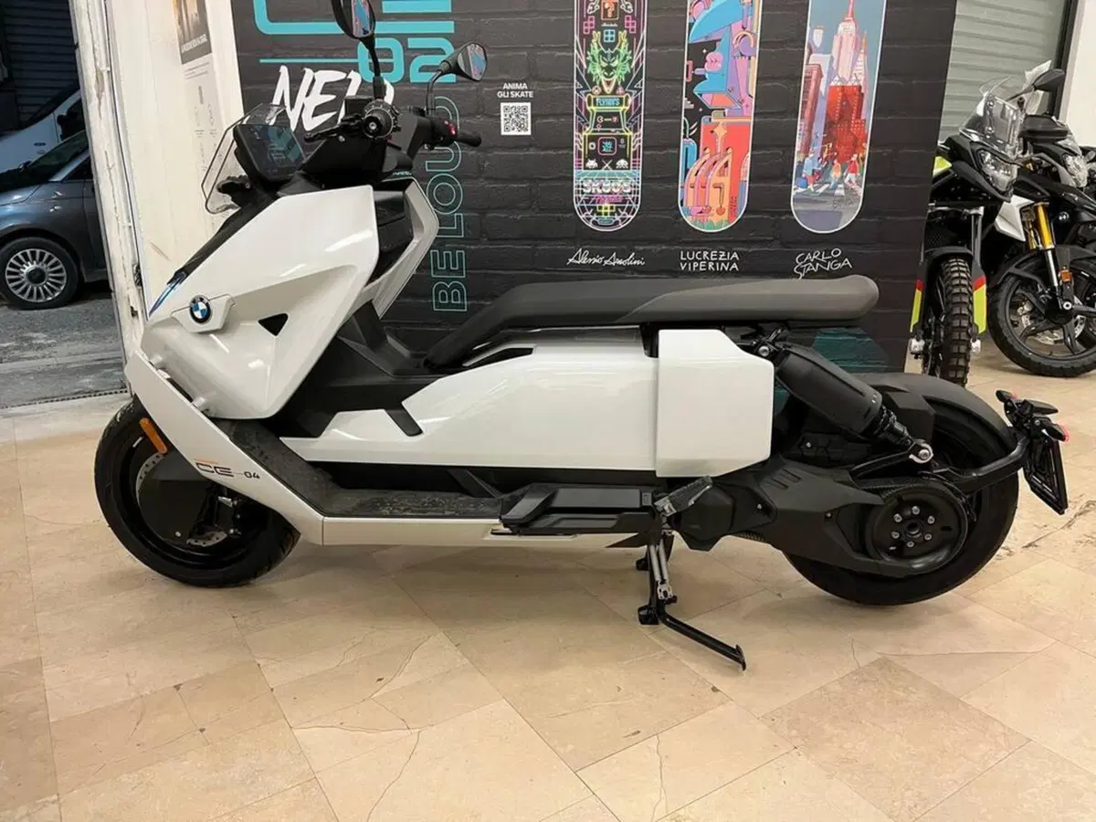 Bmw CE 04 (2021 - 25) (3)