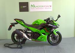 Kawasaki Ninja 400 (2023) usata