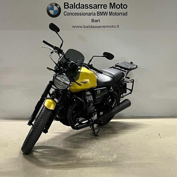 Moto Guzzi V7 Stone (2021 - 24) (3)
