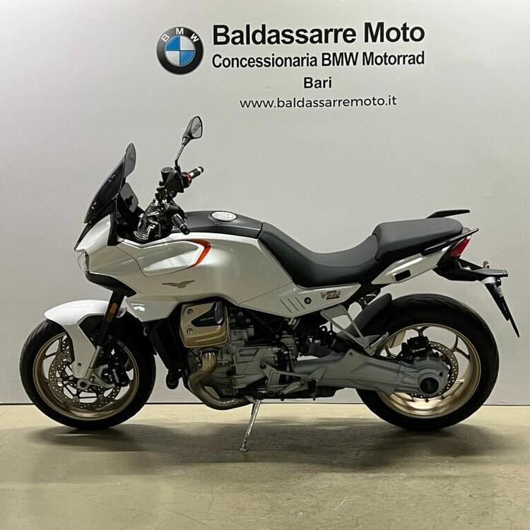 Moto Guzzi V100 Mandello (2022 - 24)
