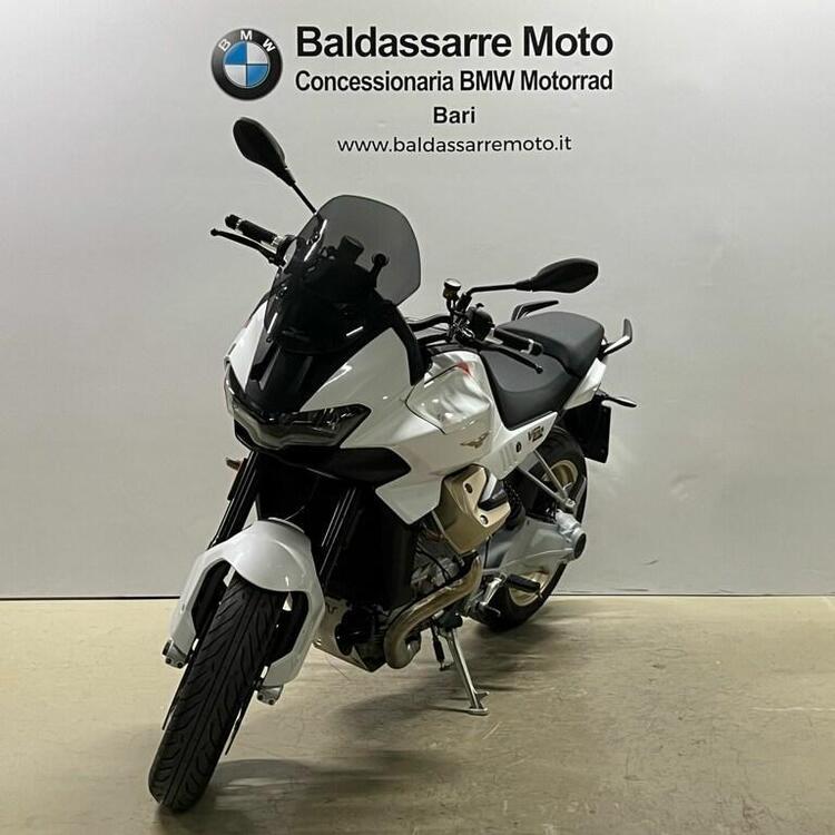 Moto Guzzi V100 Mandello (2022 - 24) (2)