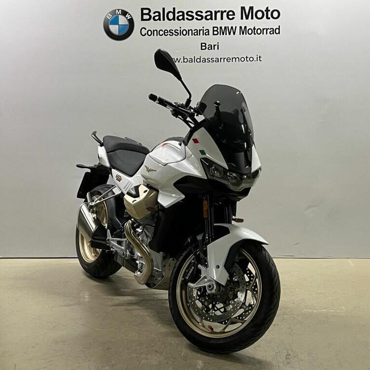 Moto Guzzi V100 Mandello (2022 - 24) (3)