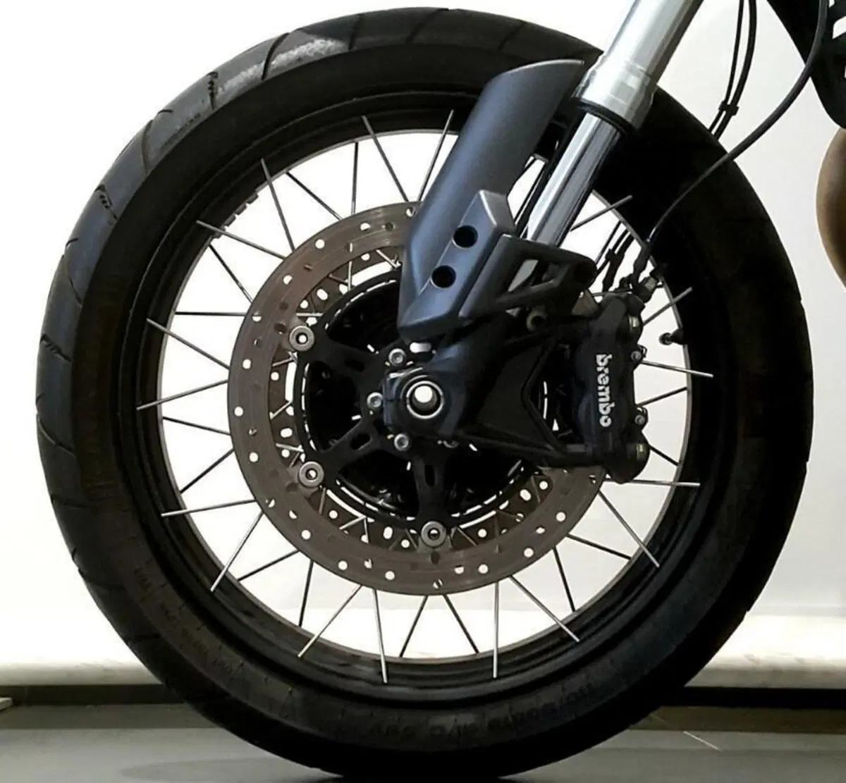 Moto Guzzi V85 TT (2021 - 23) (7)