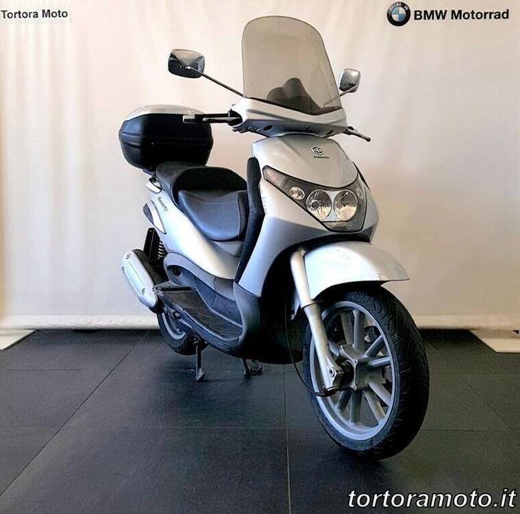 Piaggio Beverly 250 (4)