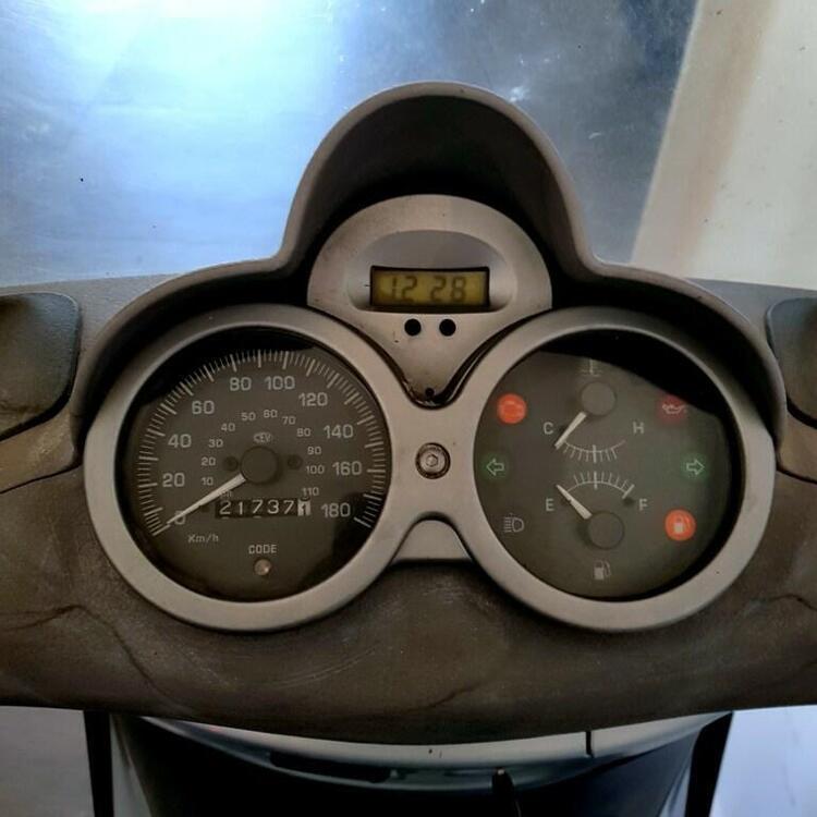 Piaggio Beverly 250 (5)