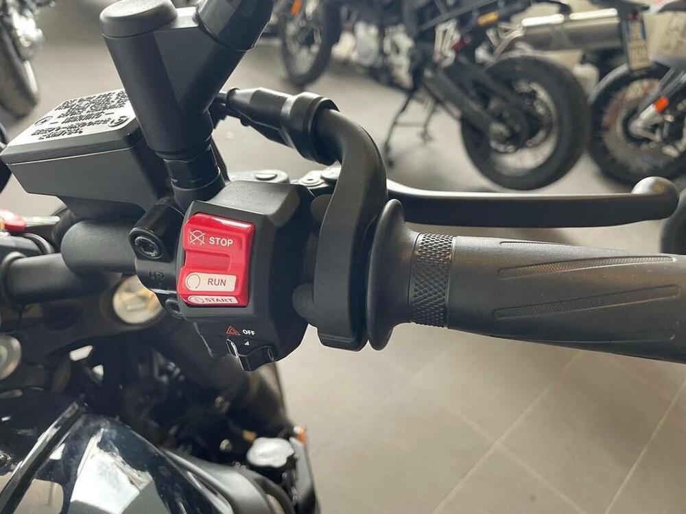 Yamaha XSR 700 (2022 - 25) (4)