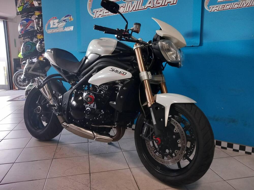 Triumph Speed Triple 1050 (2011 - 13) (2)