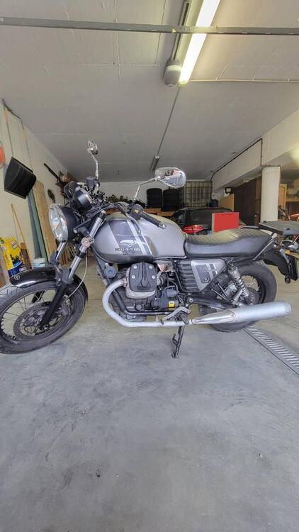 Moto Guzzi V7 II Special (2015 - 17) (5)