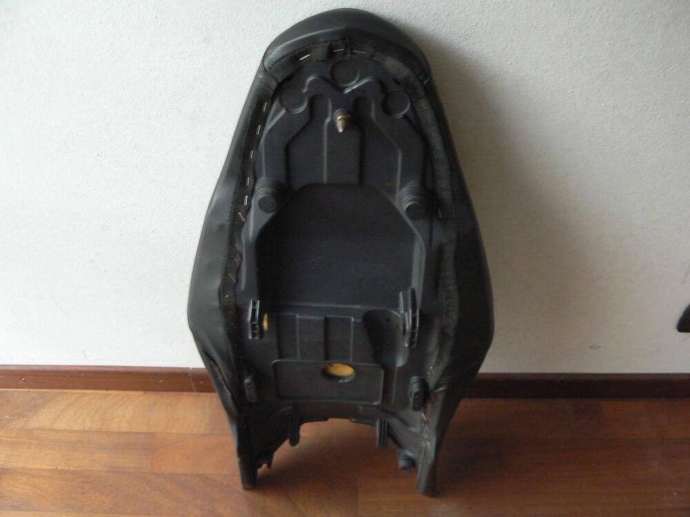 Sella per Aprilia Shiver SL (2)