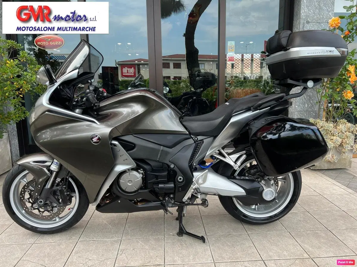 Honda VFR 1200 F DCT ABS (2010 - 16)