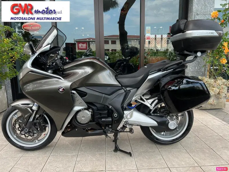 Honda VFR 1200 F DCT ABS (2010 - 16)