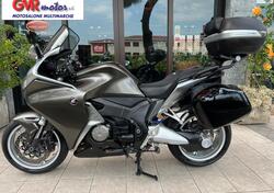 Honda VFR 1200 F DCT ABS (2010 - 16) usata