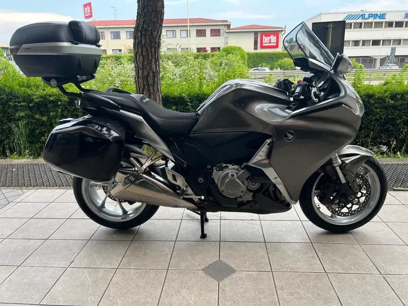 Honda VFR 1200 F DCT ABS (2010 - 16) (2)