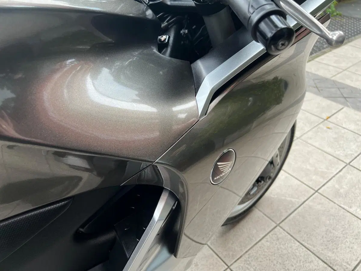 Honda VFR 1200 F DCT ABS (2010 - 16) (7)