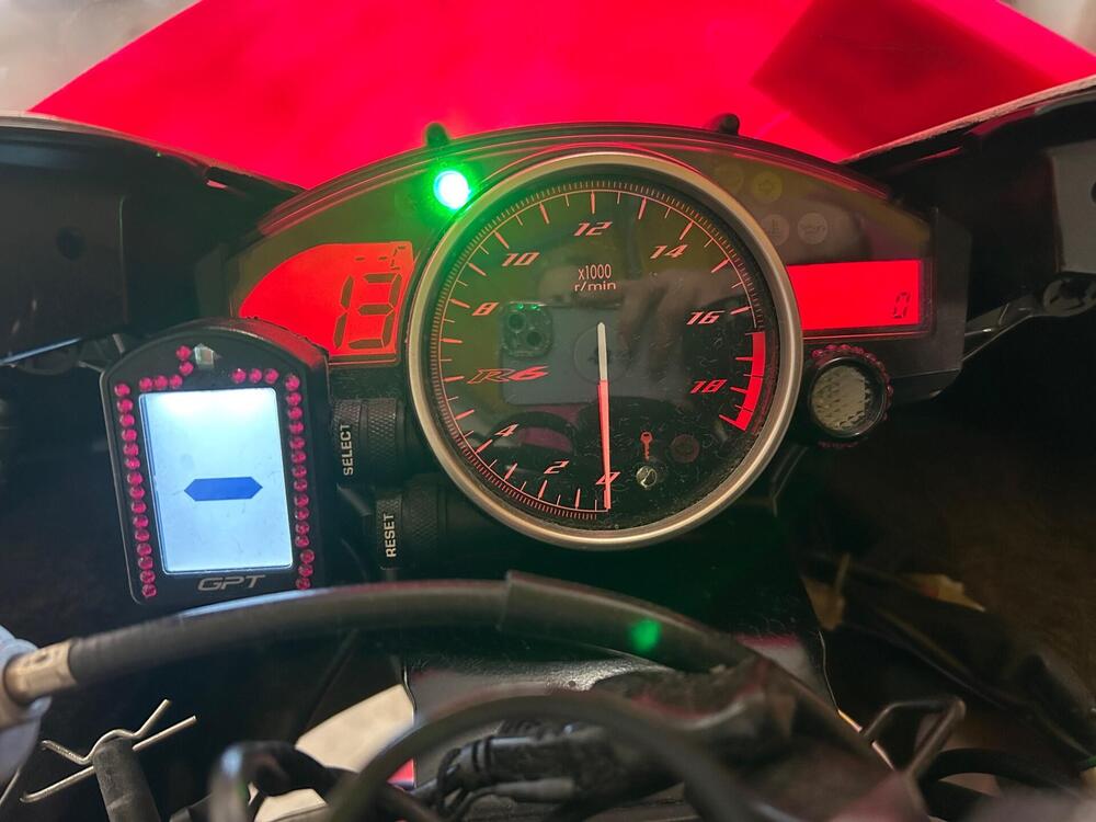 Yamaha YZF R6 (2008 - 09) (5)