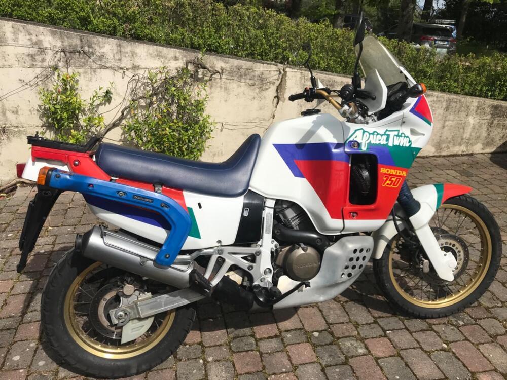 Honda Africa Twin 750 RD04 