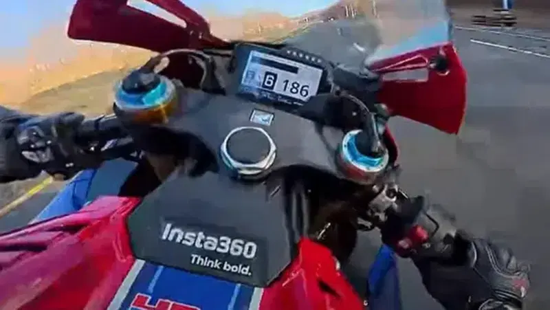 A 300 all'ora in autostrada: arrestato