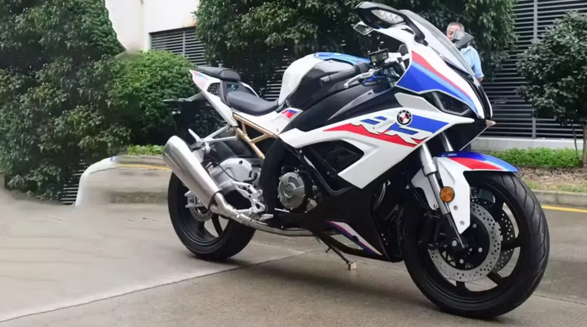 BMW S 1000 RR, sei tu? Ecco il clone cinese, si chiama Sukuli S 1000 RR [VIDEO & GALLERY] (3)