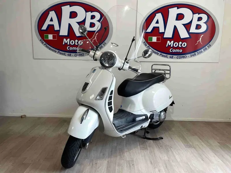 Vespa GTS 300 (2010 - 14) (2)