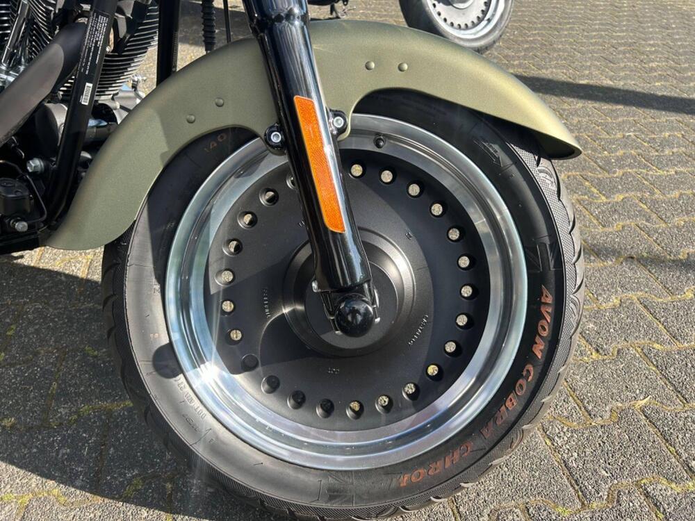 Harley-Davidson 1690 Fat Boy (2005 - 06) - FLSTFSE (2)