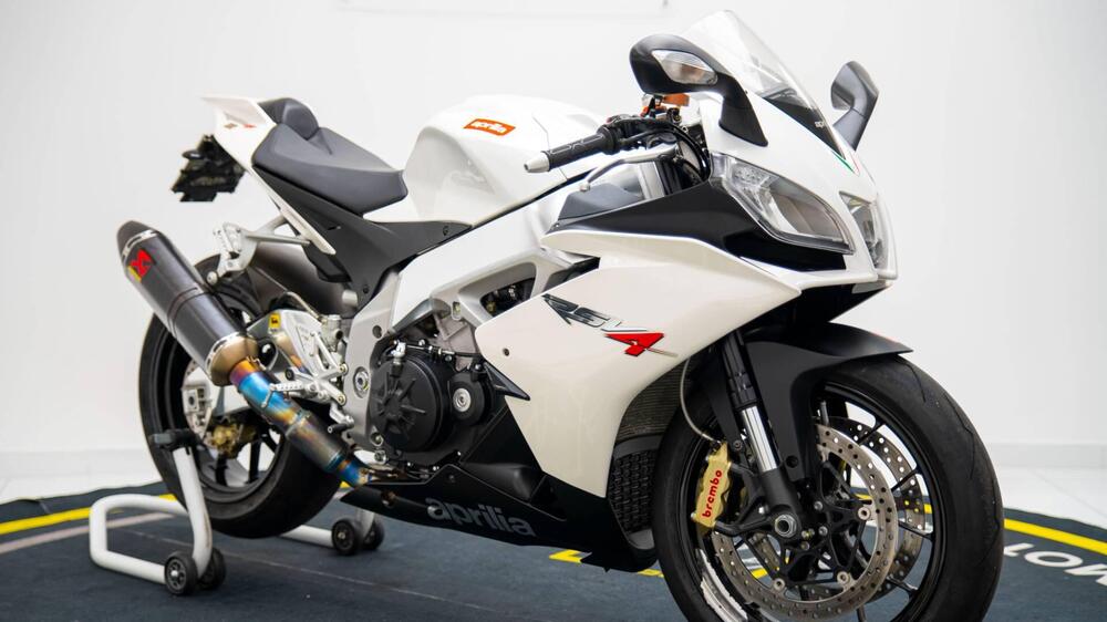 Aprilia RSV4 Factory (2009 - 12) (2)