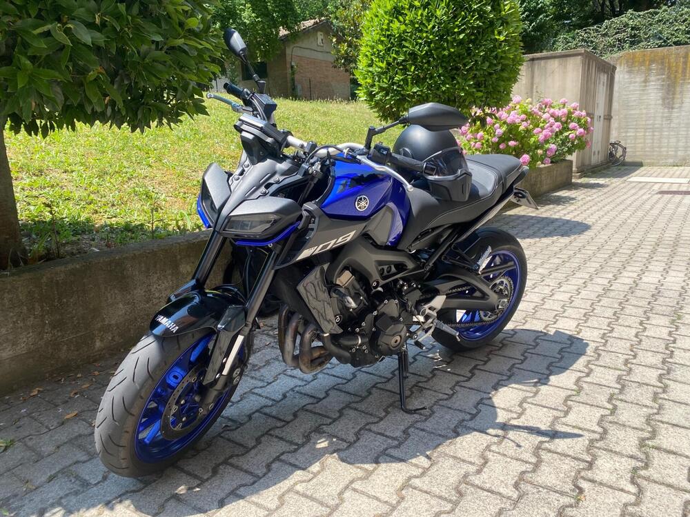 Yamaha MT-09 (2017 - 20) (2)