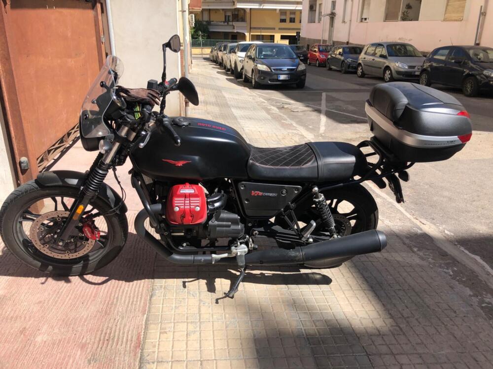 Moto Guzzi V7 III Carbon (2018 - 20)