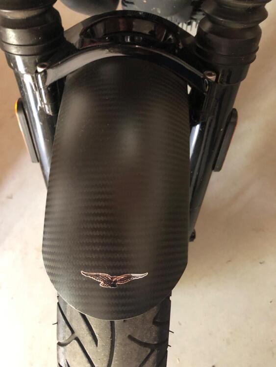 Moto Guzzi V7 III Carbon (2018 - 20) (2)