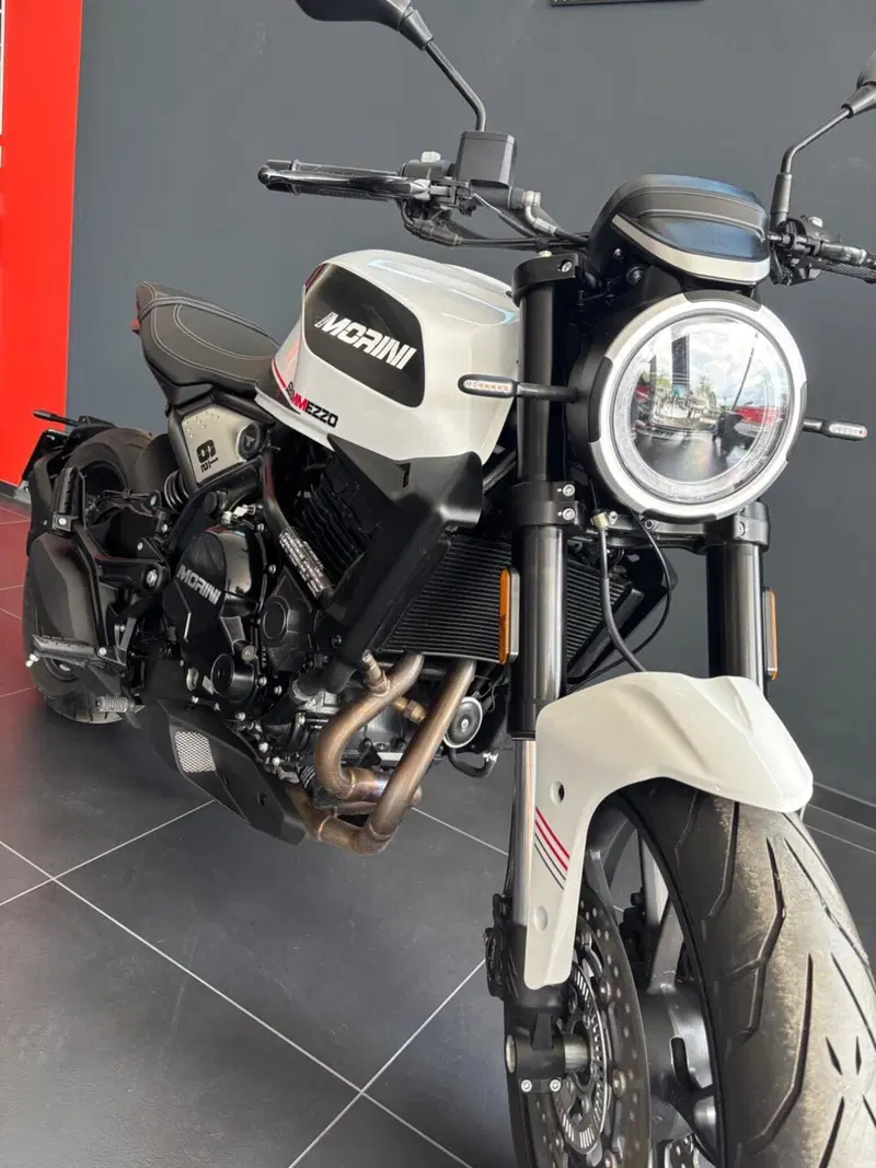 Moto Morini SEIEMMEZZO STR (2022 - 26) (3)