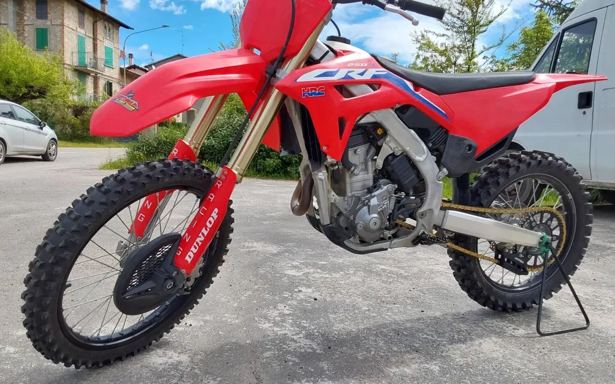 Honda CRF 250R (2022) (2)
