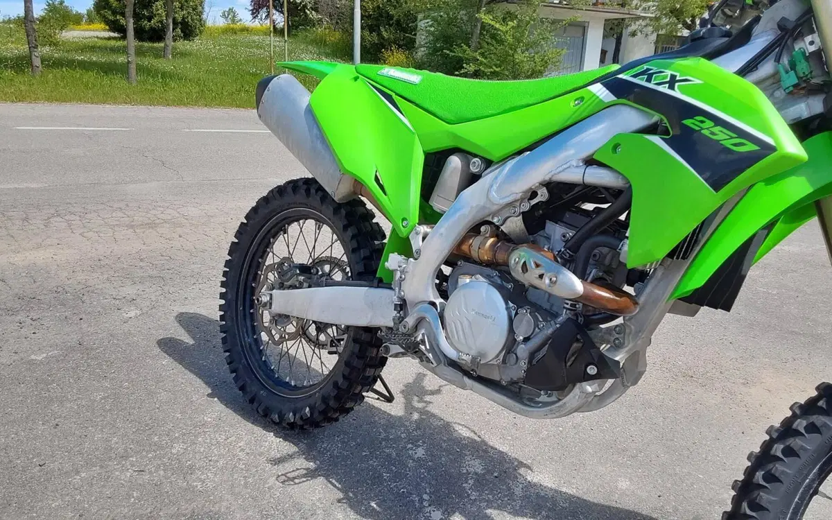Kawasaki KX250F (2023) (2)