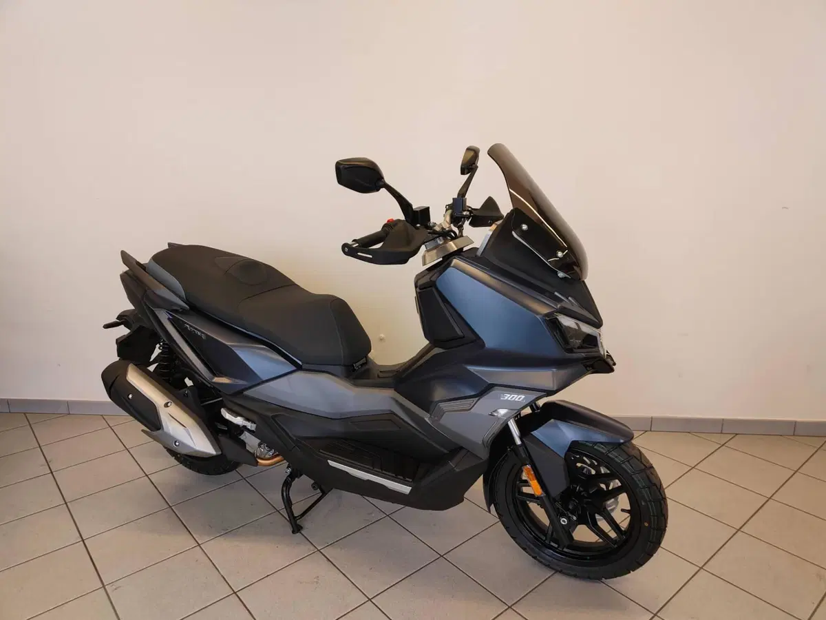 Sym ADX 300 (2024 - 26)