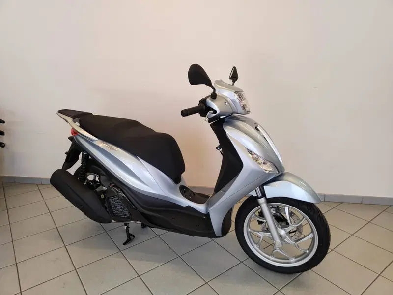 Piaggio Medley 200 (2025 - 26) (5)