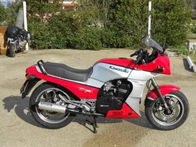 Kawasaki GPZ 900 R d'epoca