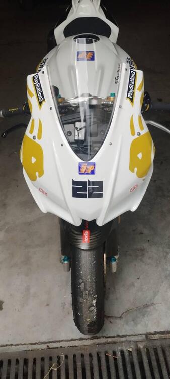 Aprilia RSV4 Factory (2009 - 12) (4)