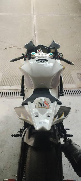 Aprilia RSV4 Factory (2009 - 12) (5)