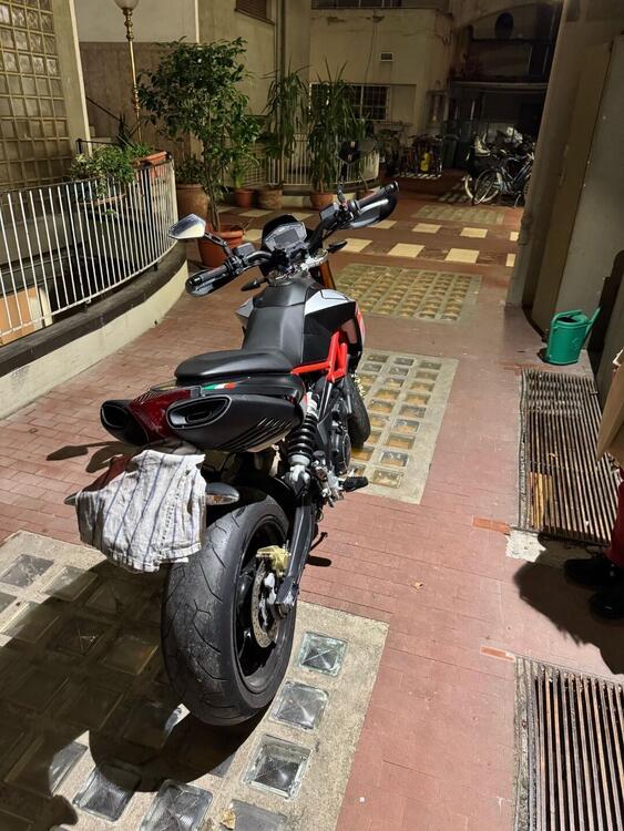 Aprilia Dorsoduro 900 (2017 - 20) (2)