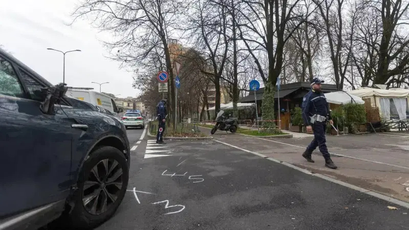 Perde la vita in moto sotto gli occhi della moglie, nello stesso luogo dove mor&igrave; il figlio nel 2011