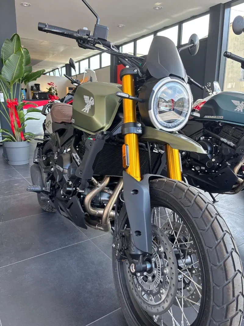 Moto Morini SEIEMMEZZO SCR (2022 - 26) (2)