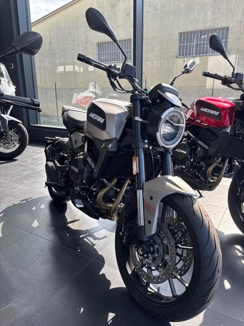 Moto Morini SEIEMMEZZO STR (2022 - 26) (2)