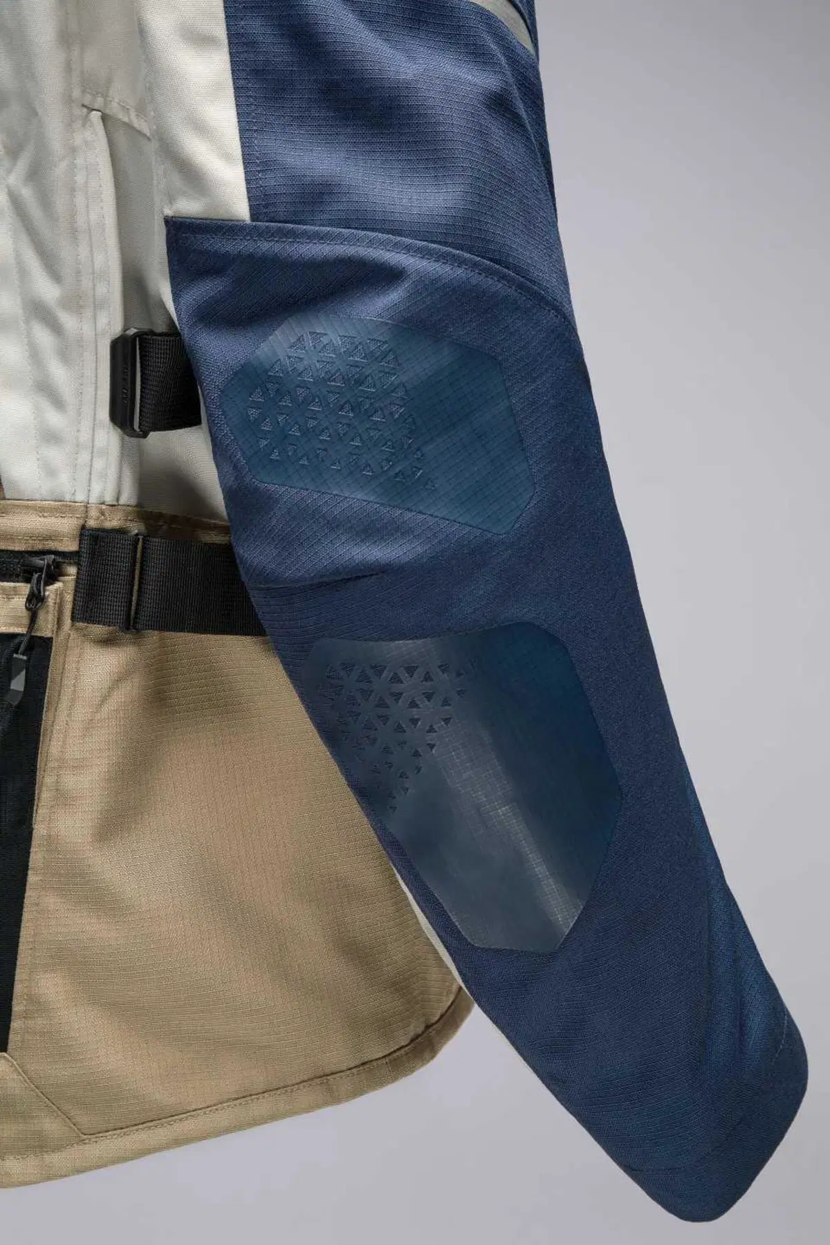REV’IT! presenta la nuova giacca Sand 5 H2O (4)