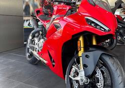 Ducati Panigale V2 S (2025) nuova