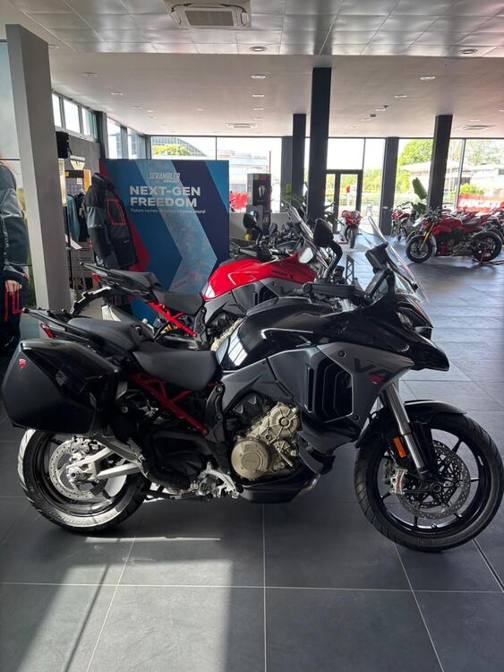 Ducati Multistrada V4 S (2025)