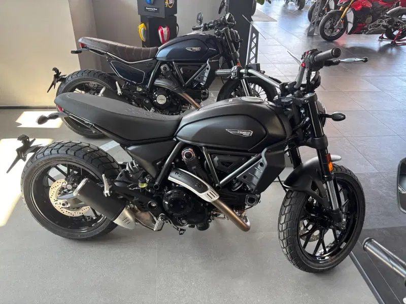 Ducati Scrambler 800 Icon Dark (2025 - 26)