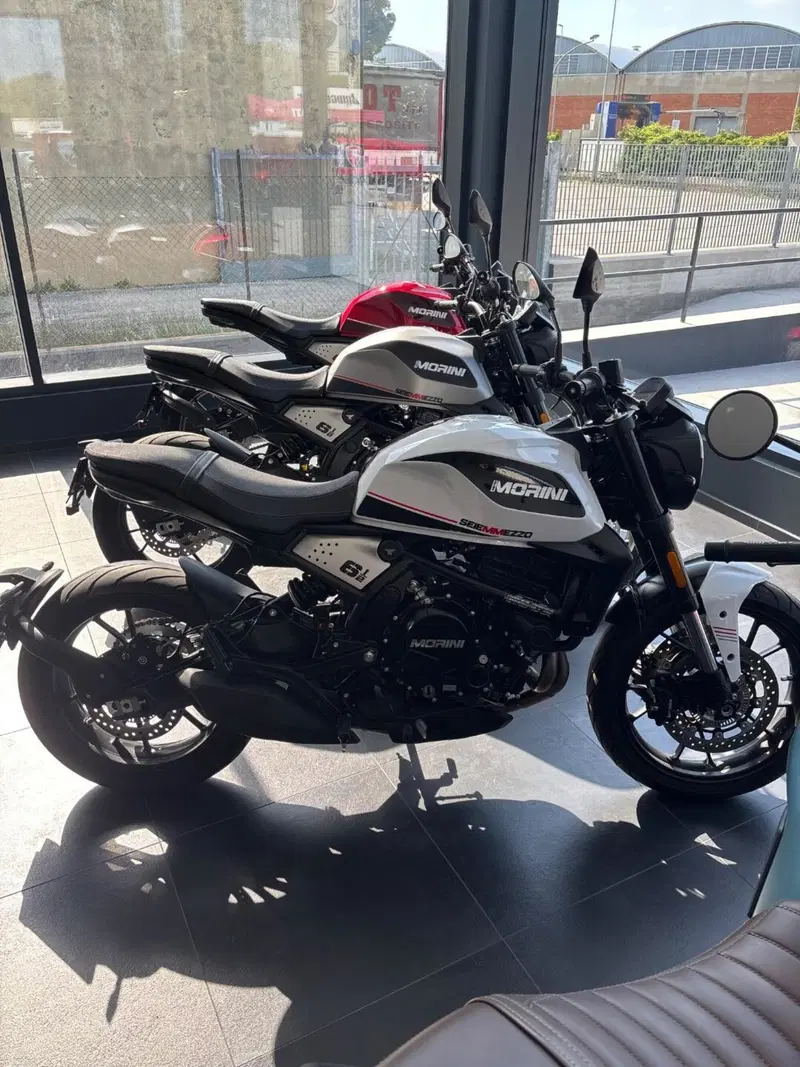 Moto Morini SEIEMMEZZO STR (2022 - 26) (3)